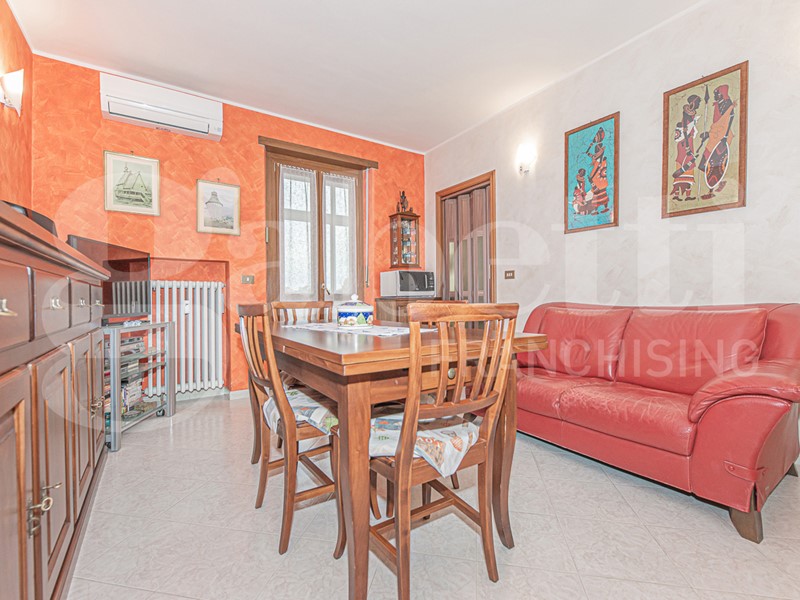 Trilocale in Vendita a Rivoli, 172'000&euro;, 94 m², con Box