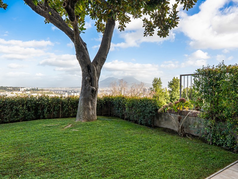 Appartamento in Vendita a Napoli, 820'000&euro;, 135 m²