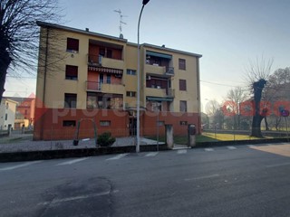 Trilocale in Vendita a Novellara, 79'000&euro;, 70 m², con Box