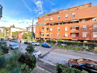 Appartamento in Vendita a Pisa, 280'000&euro;, 115 m², con Box