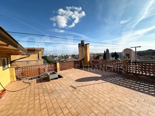 Appartamento in Vendita a Corchiano, 115'000&euro;, 160 m²