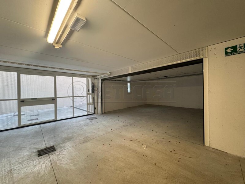 Quadrilocale in Vendita a Romano d'Ezzelino, 550'000&euro;, 140 m², con Box