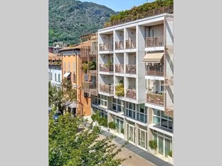 Appartamento in Vendita a Como, 530'000&euro;, 110 m², con Box