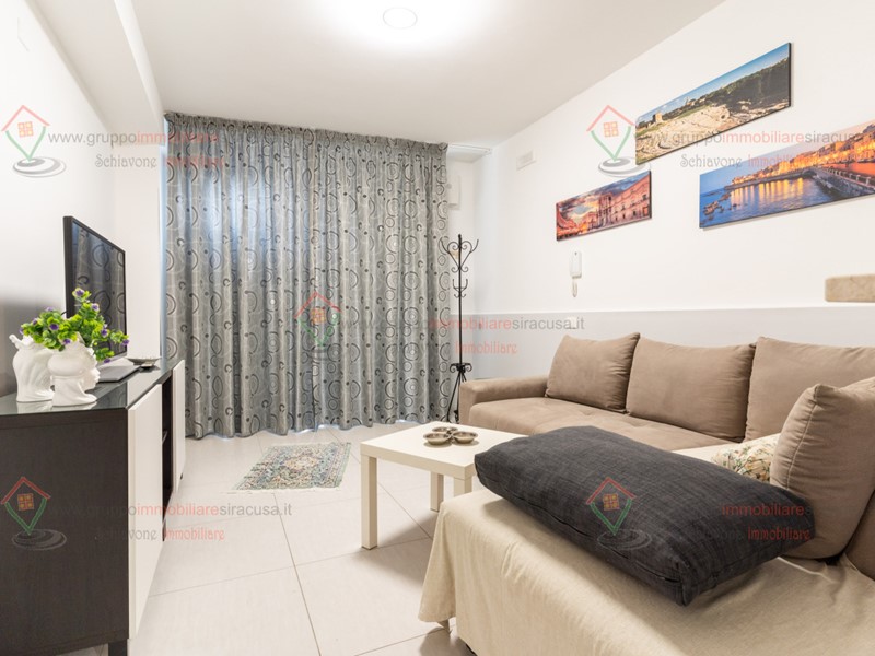 Trilocale in Affitto a Siracusa, zona Adda Gelone Timoleonte, 600&euro;, 74 m², arredato