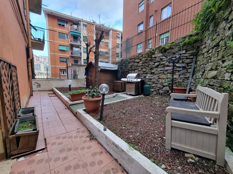 Appartamento in Vendita a Genova, zona Marassi, 97'000&euro;, 86 m²