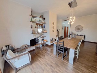 Appartamento in Vendita a Rimini, 379'000&euro;, 185 m², con Box