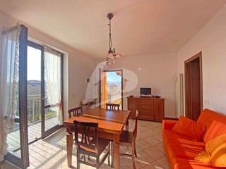 Bilocale in Vendita a Sangiano, 98'000&euro;, 55 m², con Box