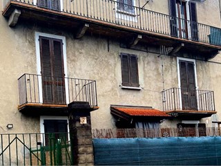 Bilocale in Affitto a Laveno Mombello, zona Cerro, 400&euro;, 50 m², arredato