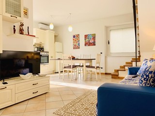 Quadrilocale in Affitto a Camaiore, zona Lido di Camaiore, 2'000&euro;, 85 m², arredato