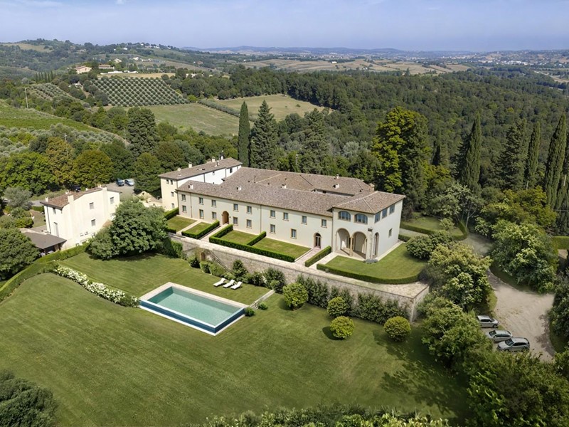 Appartamento in Vendita a Gambassi Terme, zona Badia a Cerreto, 340'000&euro;, 140 m²