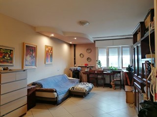 Appartamento in Vendita a Carrara, zona Avenza, 220'000&euro;, 104 m²