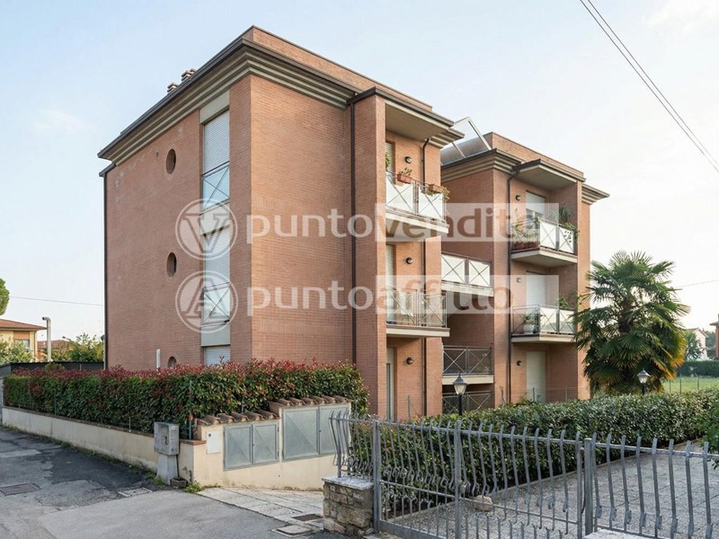 Trilocale in Vendita a Lucca, zona San Marco, 198'000&euro;, 70 m², arredato