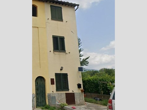 Quadrilocale in Vendita a Capannori, 75'664&euro;, 125 m²