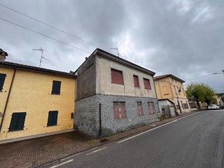 Appartamento in Vendita a Robecco Pavese, 27'750&euro;, 94 m²