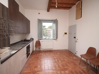 Trilocale in Vendita a Siena, zona Taverne D'arbia, 140'000&euro;, 63 m², arredato