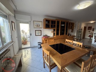 Appartamento in Vendita a Latina, 89'000&euro;, 114 m²