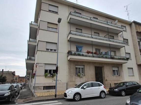 Trilocale in Affitto a Vercelli, 450&euro;, 90 m²