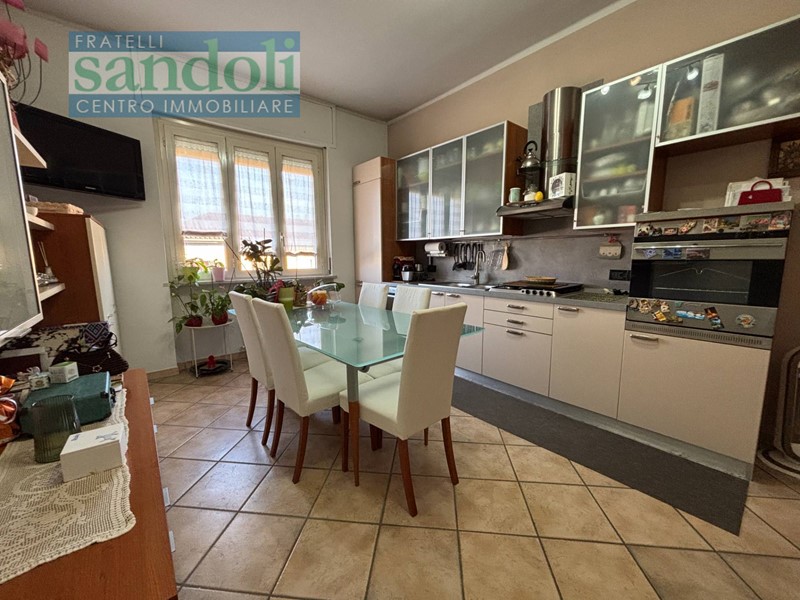 Trilocale in Vendita a Vercelli, 65'000&euro;, 65 m²