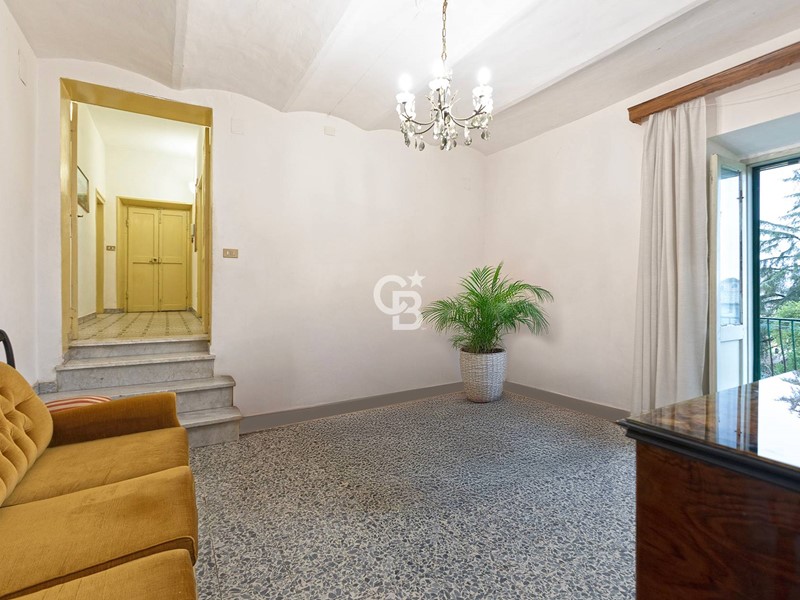 Quadrilocale in Vendita a Capodimonte, 98'000&euro;, 103 m²