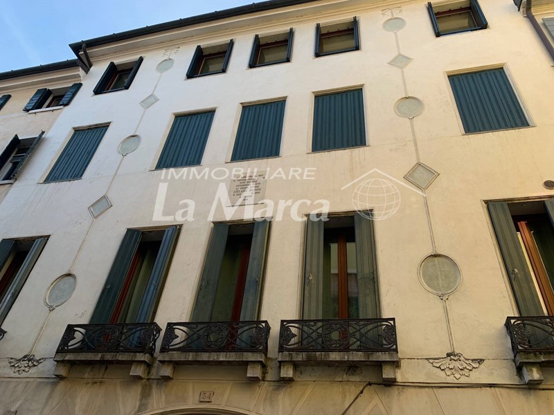 Attico in Vendita a Treviso, 750'000&euro;, 250 m²