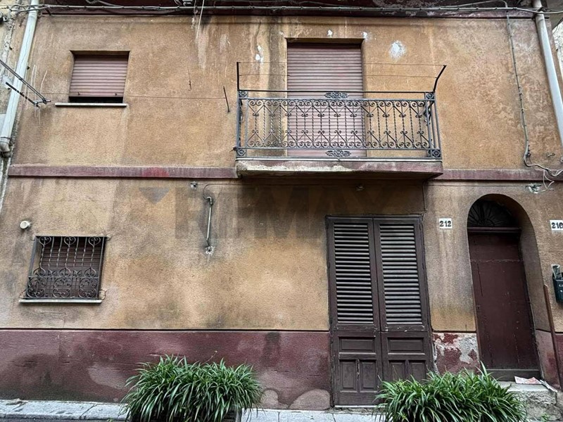 Trilocale in Vendita a Monreale, 55'000&euro;, 73 m²