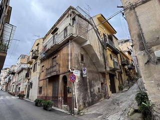 Trilocale in Vendita a Monreale, 55'000&euro;, 73 m²