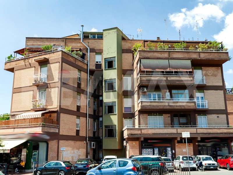 Appartamento in Vendita a Roma, 360'000&euro;, 145 m²