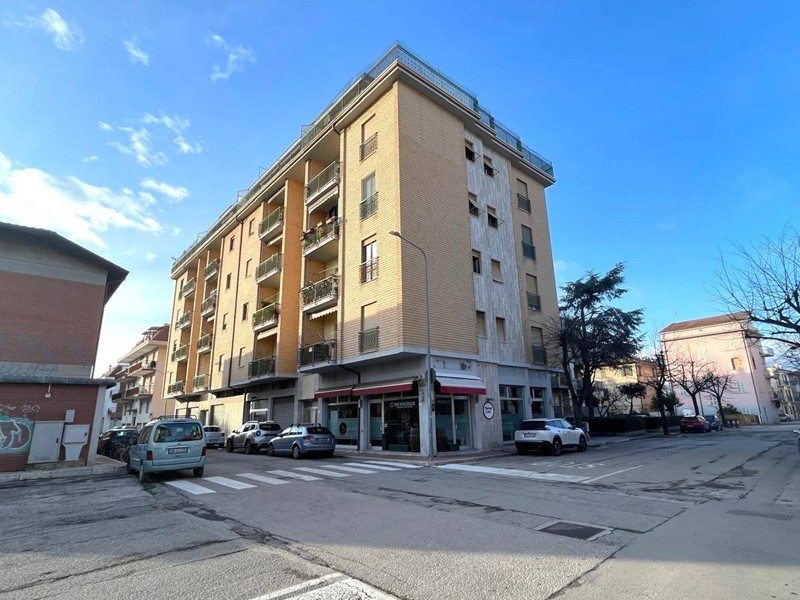 Trilocale in Vendita a Grottammare, 270'000&euro;, 76 m²