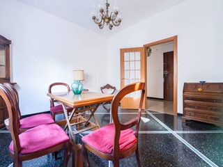 Bilocale in Vendita a Genova, 149'000&euro;, 70 m²