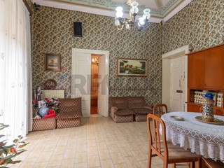 Trilocale in Vendita a Caltagirone, 85'000&euro;, 120 m²