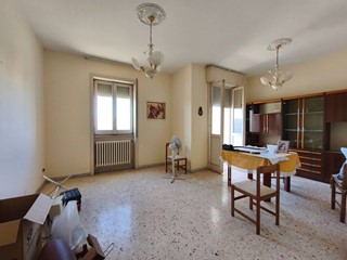 Appartamento in Vendita a Sannicola, 65'000&euro;, 130 m²