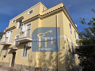 Trilocale in Vendita a Roma, 179'000&euro;, 75 m²