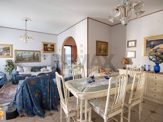 Appartamento in Vendita a Siracusa, 105'000&euro;, 149 m²