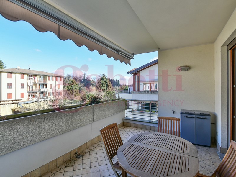 Bilocale in Vendita a Carimate, 220'000&euro;, 79 m², con Box