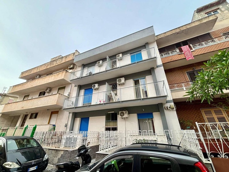 Trilocale in Vendita a Palermo, 85'000&euro;, 110 m²
