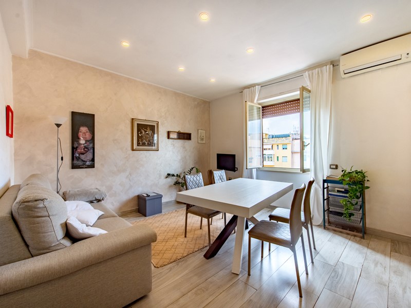 Trilocale in Vendita a Roma, 319'000&euro;, 76 m²