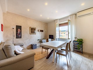 Trilocale in Vendita a Roma, 319'000&euro;, 76 m²