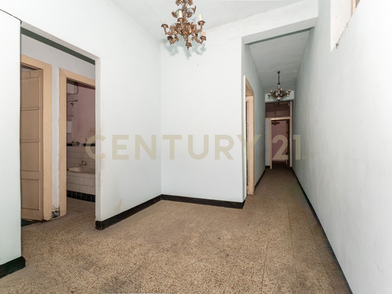 Bilocale in Vendita a Catania, 107'000&euro;, 70 m²
