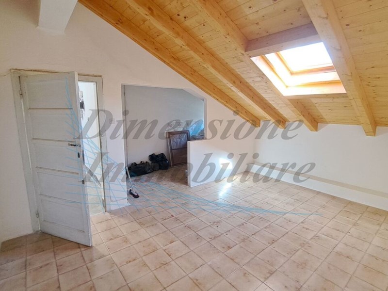 Bilocale in Vendita a Rosignano Marittimo, zona Rosignano Solvay, 110'000&euro;, 55 m²