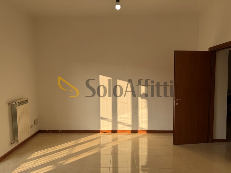Trilocale in Affitto a Solaro, 950&euro;, 135 m²