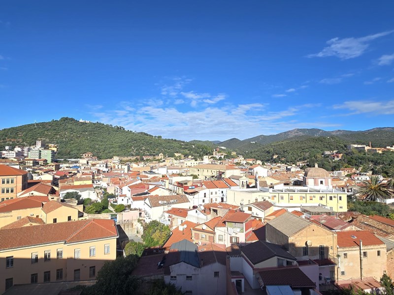 Appartamento in Vendita a Iglesias, zona Via Roma, 96'000&euro;, 116 m²