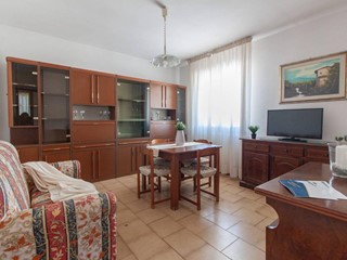 Bilocale in Vendita a Cascina, zona San Sisto Al Pino, 129'000&euro;, 55 m², con Box