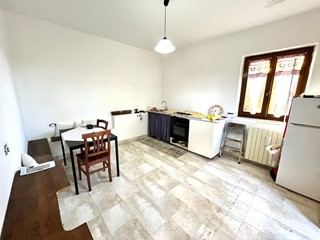 Bilocale in Vendita a Massa, 140'000&euro;, 50 m²