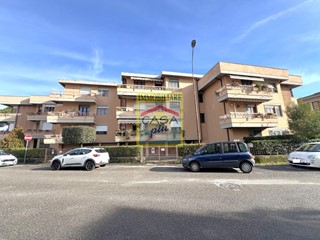 Appartamento in Vendita a Pisa, 280'000&euro;, 130 m², arredato, con Box