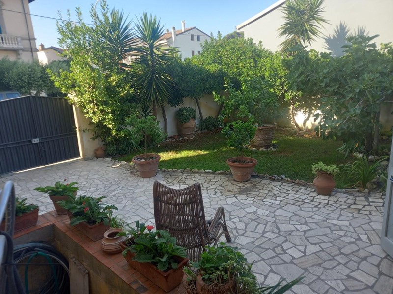 Appartamento in Affitto a Pisa, zona Marina di Pisa, 2'300&euro;, 80 m², arredato