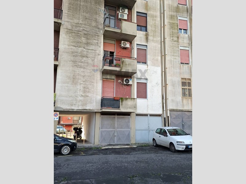Quadrilocale in Vendita a Catania, 69'000&euro;, 120 m²