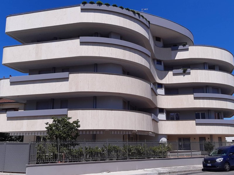 Trilocale in Vendita a Rho, 360'000&euro;, 93 m²