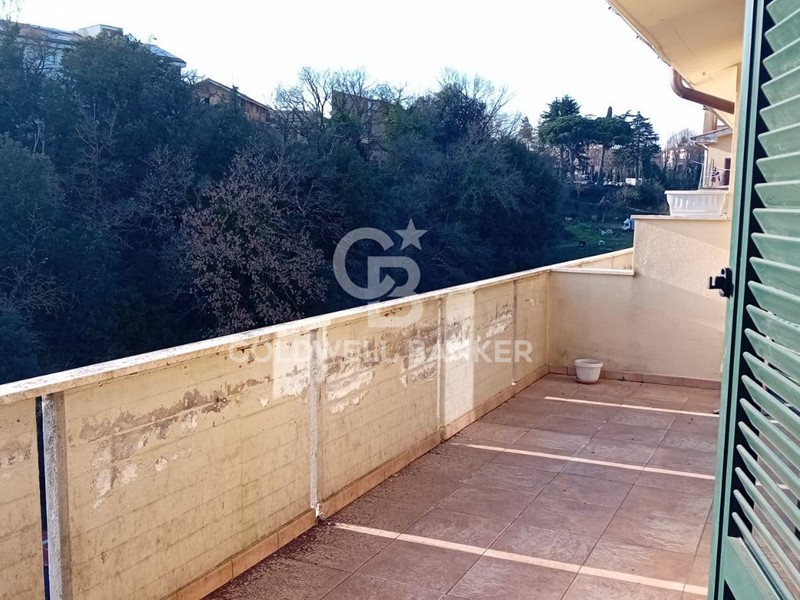 Quadrilocale in Vendita a Sutri, 123'000&euro;, 100 m²