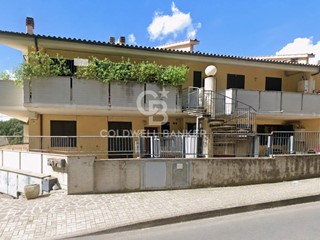 Quadrilocale in Vendita a Sutri, 115'000&euro;, 100 m²