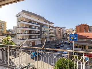 Trilocale in Vendita a Casoria, 140'000&euro;, 80 m²